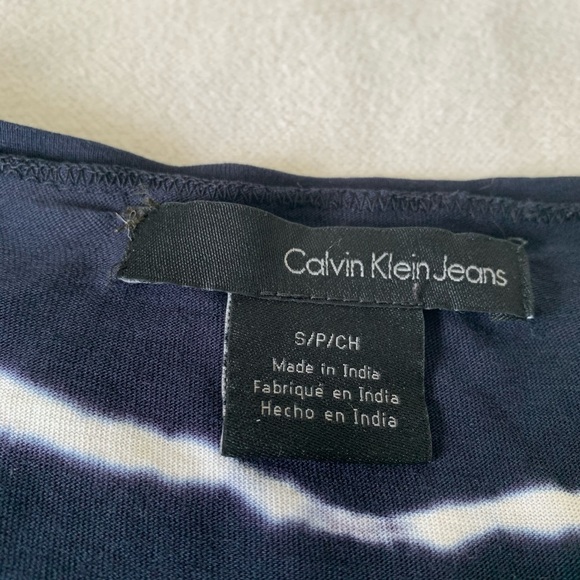 Calvin Klein Tie Dye 3/4 Sleeve Top with Buttons - Picture 9 of 13